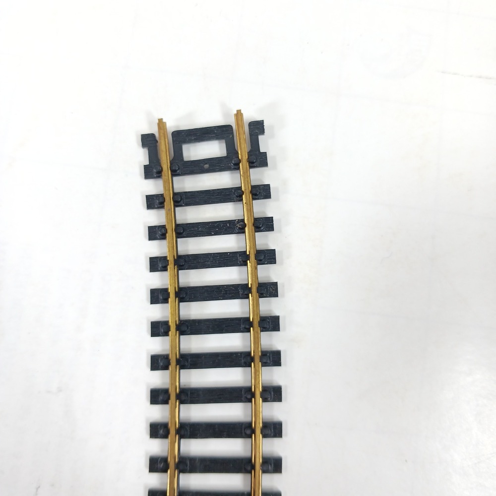 Lot of 26 Curved Model Train Track Brass Rail Snap-Fit Sections Black Ties 9 in - Picture 5 of 8